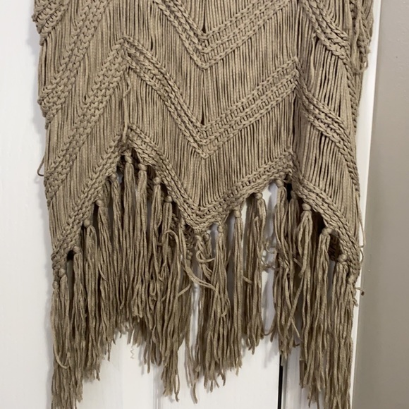 Women’s fringe top - Picture 3 of 3